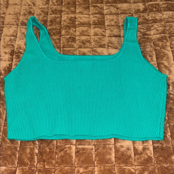 ✨3/$20 House of Harlow 1960 Green Ribbed Tank Top - Picture 2 of 4